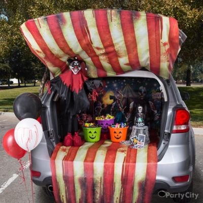 Creepy Carnival Trunk or Treat Idea