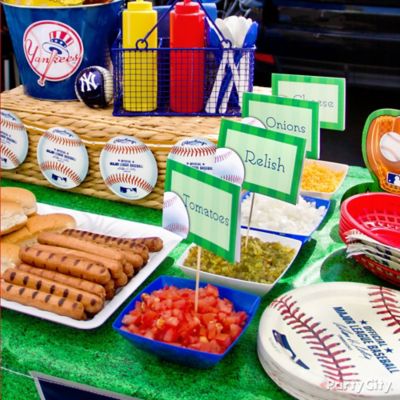 Baseball Cake Pops Idea - Homerun Baseball Party Ideas - Sports Party ...