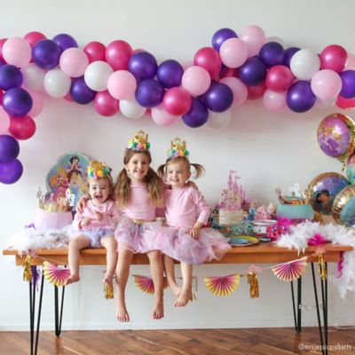 balloons and party decor