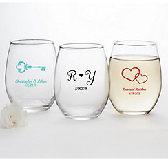 Personalized wedding favors to offer your guests: Wine stoppers